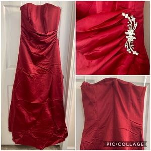 DAVIDS BRIDAL Scarlett Red Prom/Formal Gown -SZ 10
